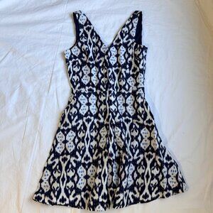 Gap Womens Sleeveless Navy & White Ikat Print Fit & Flare Dress V-Neck Size 4
